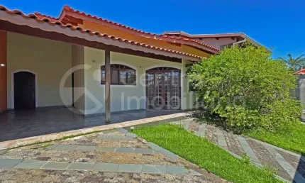 CASA à venda com 3 quartos em Peruíbe, no bairro Jardim Imperador