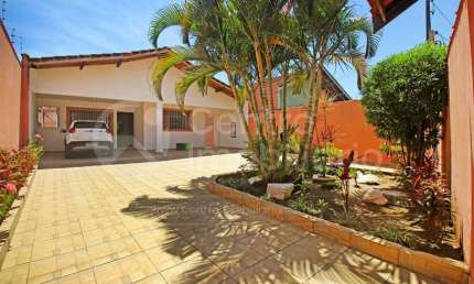 CASA à venda com 2 quartos em Peruíbe, no bairro Balneario Josedy