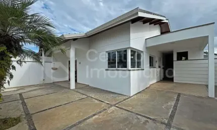 CASA à venda com 3 quartos em Peruíbe, no bairro Jardim Imperador