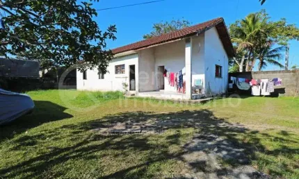 Casa à venda com 3 quartos em peruíbe, no bairro jardim somar