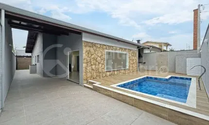 CASA à venda com piscina e 3 quartos em Peruíbe, no bairro Jardim Imperador