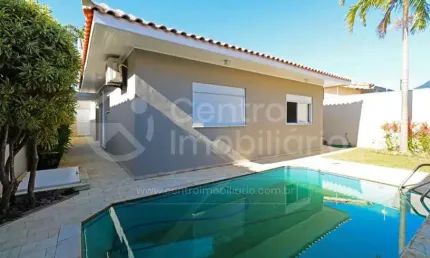 CASA à venda com piscina e 3 quartos em Peruíbe, no bairro Stella Maris