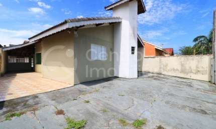 CASA à venda com 2 quartos em Peruíbe, no bairro Jardim Beira Mar