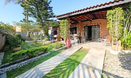CASA à venda com 3 quartos em Peruíbe, no bairro Jardim Imperador