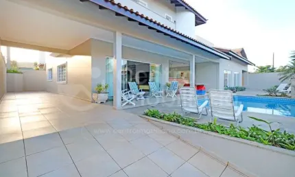CASA à venda com piscina e 4 quartos em Peruíbe, no bairro Estancia Sao Jose