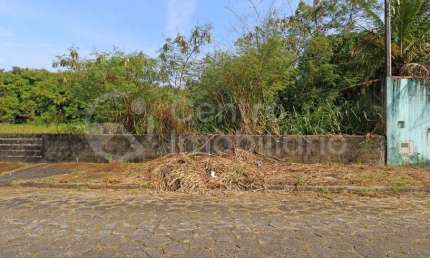TERRENO à venda em Peruíbe, no bairro Jardim Belmar I
