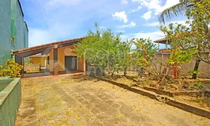 CASA à venda com 2 quartos em Peruíbe, no bairro Balneario Arpoador