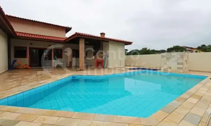 CASA à venda com piscina e 4 quartos em Peruíbe, no bairro Bougainvillee V