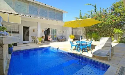 CASA à venda com piscina e 3 quartos em Peruíbe, no bairro Jardim Beira Mar