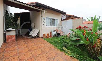 CASA à venda com 3 quartos em Peruíbe, no bairro Jardim Ribamar