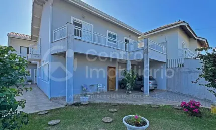 CASA à venda com 3 quartos em Peruíbe, no bairro Cidade Nova Peruíbe