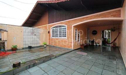 CASA à venda com 2 quartos em Peruíbe, no bairro Jardim Peruibe