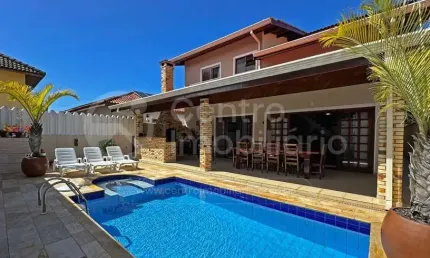 Casa à venda com piscina e 4 quartos em peruíbe, no bairro bougainvillee iii