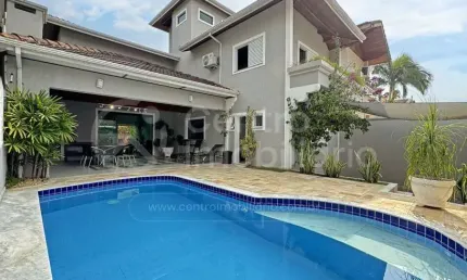 CASA à venda com piscina e 4 quartos em Peruíbe, no bairro Jardim Imperador