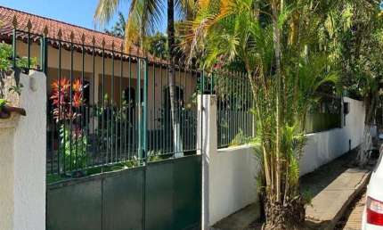 Casa para Venda em Araruama, Coqueiral, 3 dormitórios, 2 suítes, 2 banheiros, 2 vagas