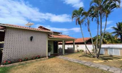 Casa para Venda em Saquarema, Boqueirão, 7 dormitórios, 2 suítes, 5 banheiros, 2 vagas