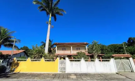 Casa para Venda em Araruama, Pontinha, 6 dormitórios, 4 suítes, 3 banheiros, 2 vagas