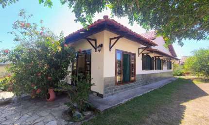 Casa para Venda em Saquarema, Itaúna, 3 dormitórios, 2 suítes, 4 banheiros, 2 vagas
