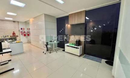 Imóvel misto (comercial e residencial) no bairro do Tirol com 373m²