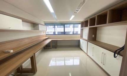 Sala comercial no Sfax no Tirol, com projetados e vaga de garagem.