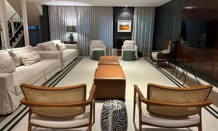 Linda casa de condominio em São Roque com 503 metros com 4 dormitórios