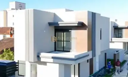 Casa em condomínio fechado à venda na Rua Antônio Barbosa Ferraz Júnior, Portão, Curitiba por R$ 1.280.000
