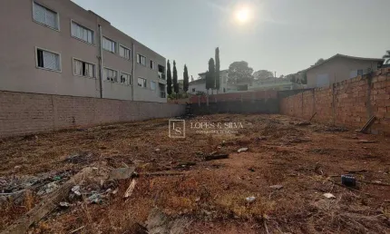 Terreno com 479m² sendo 15 de frente à venda no Jd. Paulista, Atibaia, SP