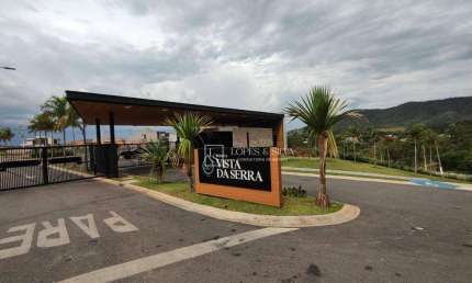 Terreno com 360m² à Venda no Condomínio Vista da Serra, Atibaia, SP
