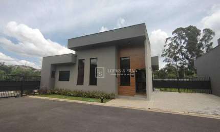 Casa com 3 Suítes Térrea à Venda localizada no Bairro Chácaras Interlagos, Atibaia, SP