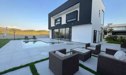 Casa com 4 dormitórios à venda, 390 m² por R$ 3.400.000,00 - Condomínio Figueira Garden - Atibaia/SP