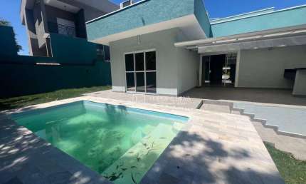 Casa Térrea à venda com 3 dormitórios, sendo 1 suíte em Condomínio, Atibaia, SP.