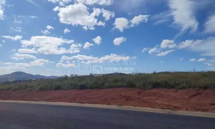 Terreno à venda com 360 m²  localizado loteamento serras de atibaia,  atibaia, sp