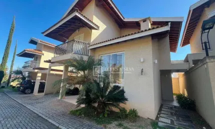 Casa 3 dormitórios, Sendo 1 suíte  disponível para Locaçao em Condomínio na Vila Gardênia,  Atibaia, SP
