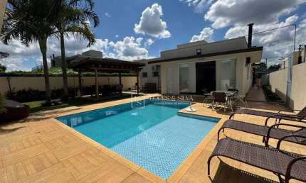 Casa com 3 dormitórios, sendo 3 Suítes Disponível para VENDA ou LOCAÇÃO no Residencial Shambala II, Atibaia, SP