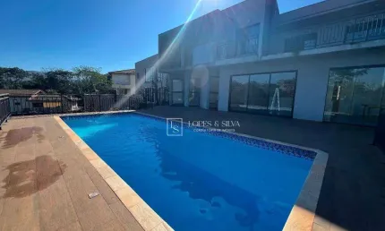 Casa com 4 Suítes, Sendo 1 Masterdo para Alugar no Condomínio Serra da Estrela, Atibaia, SP