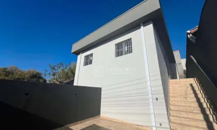 Casa à venda com 2 dormitórios, sendo 1 suíte localizada no bairro santa helena, atibaia, sp