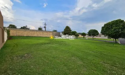 Terreno a venda no condomínio Terras de Siena. Bairro Vila do Golf.