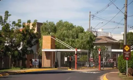 Casa a venda no condomínio Saint Gerard. Bairro Jardim Saint Gerard.