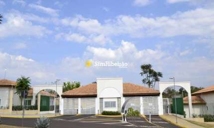 Casa a venda no condomínio Terras de Siena. Bairro Vila do Golf.