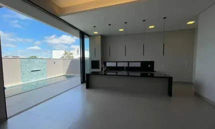 Casa alto padrão. terreno de 420m², com 4 quartos sendo 4 suítes