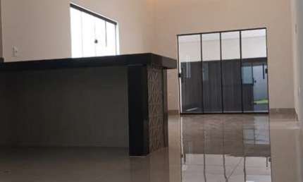Casa com 3 quartos à venda no Jardim Europa, Uberlândia 