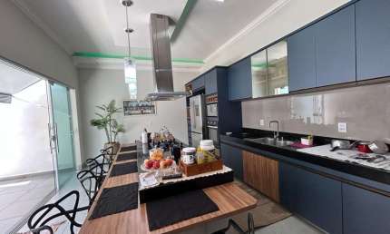 Casa com 3 quartos à venda no Santa Rosa, Uberlândia 