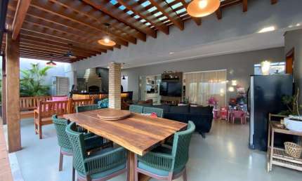 Casa com 3 quartos à venda no Jardim Karaíba, Uberlândia 