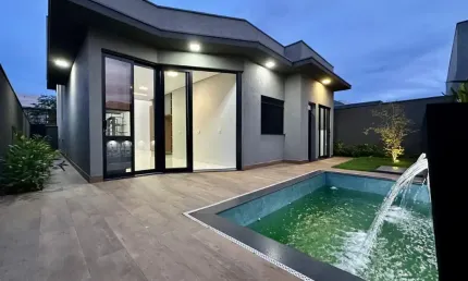 Casa térrea, super equipada, disponível para venda na vila do golf