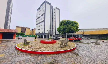 Apartamento com 3 quartos à venda na Avenida Augusto dos Anjos, 220, Jóquei Clube, Fortaleza por R$ 220.000