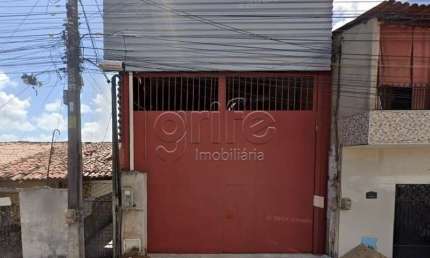 Barracão / Galpão / Depósito à venda na Rio Solimões, 117, Floresta, Fortaleza por R$ 250.000