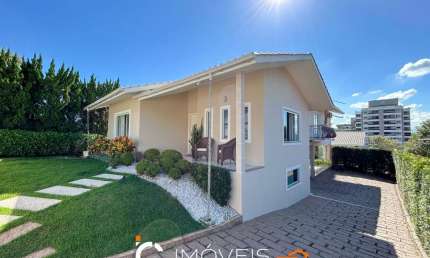 Casa com 3 dormitórios sendo 1 suíte à venda, 344 m² por R$ 1.480.000 - Estados - Indaial/SC