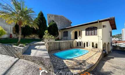 Casa com 3 dormitórios à venda, 242 m² por R$ 689.000,00 - Escola Agrícola - Blumenau/SC