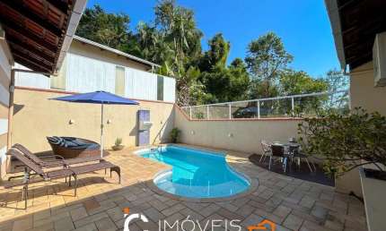 Casa com 3 dormitórios à venda, 184 m² por R$ 1.090.000,00 - Água Verde - Blumenau/SC