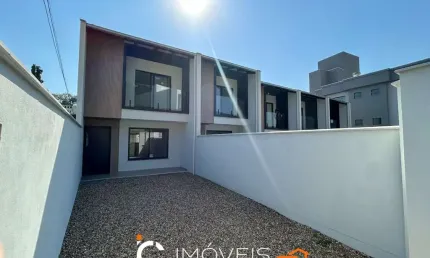 Sobrado com 3 dormitórios sendo 1 suíte à venda, 144 m² por R$ 730.000 - Velha - Blumenau/SC